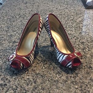 Mossimo zebra print w/red detail heels